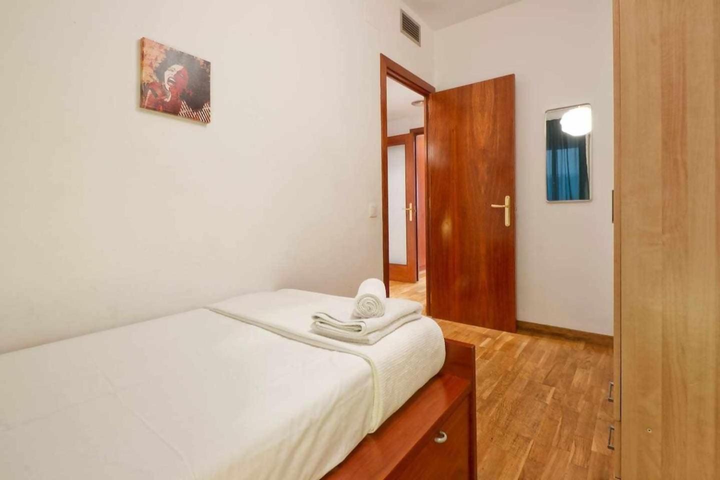 برشلونة Comfortable 4 Rooms 2Bath W Balcony المظهر الخارجي الصورة