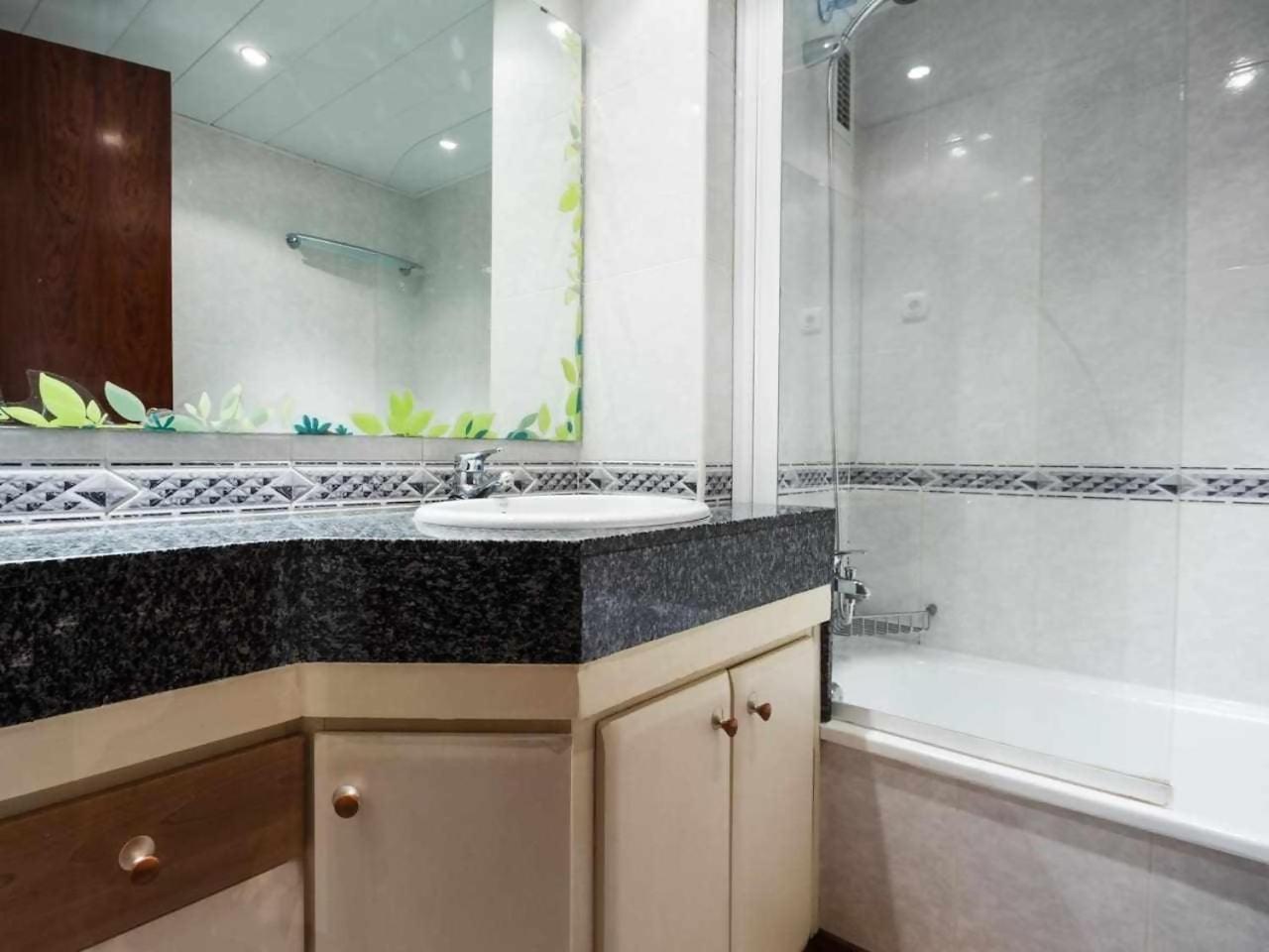 Comfortable 4 Rooms 2Bath W Balcony برشلونة المظهر الخارجي الصورة